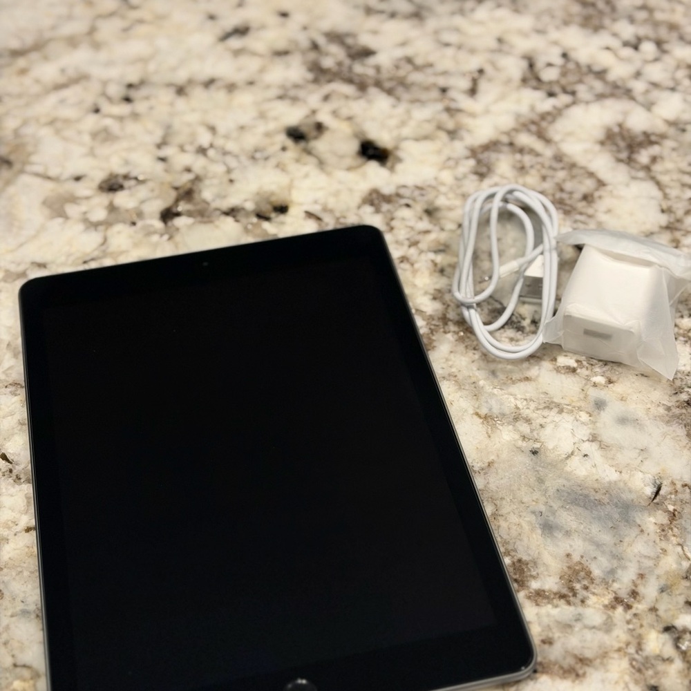 SOLD Apple Ipad 6th Generation